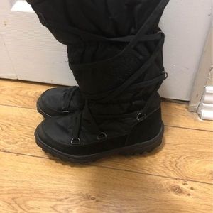 Girl’s winter boots